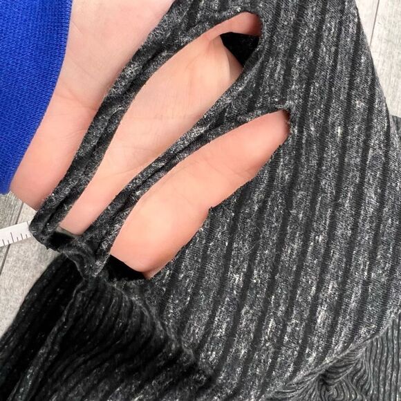 ASOS longline distressed stripe tee shirt - Picture 4 of 8